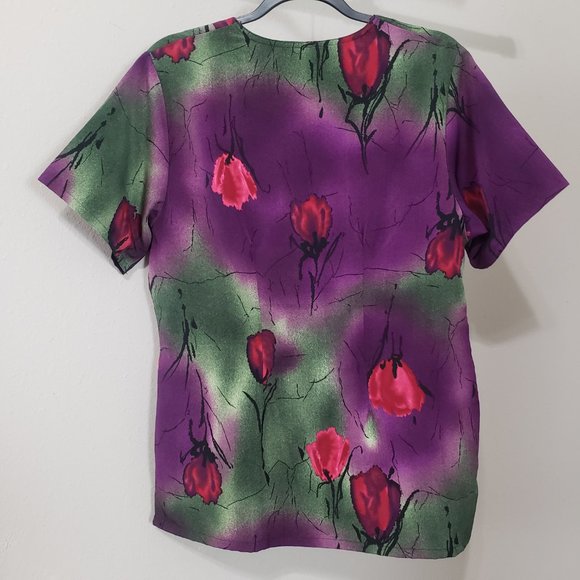 Uniform Advantage Dark Romance Rose Print Scrub Top Small - Picture 8 of 8